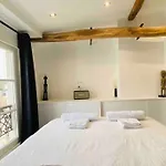 Nid Luxueux En Plein Centre De Paris